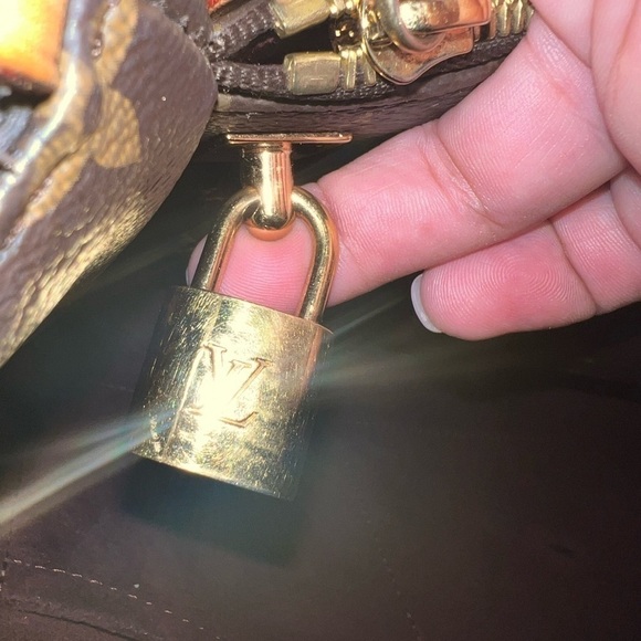 LV Montaigne 2 way from 2016 Collection, excellent condition! - Picture 11 of 12